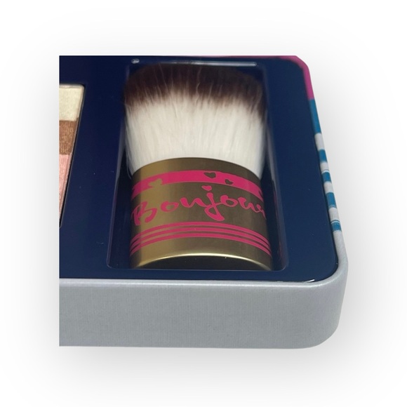 Deadstock: new Too Faced ㋛ Bonjour Soleil Bronzer Wardrobe Palette ㋛ Snow Bunny - Picture 8 of 16